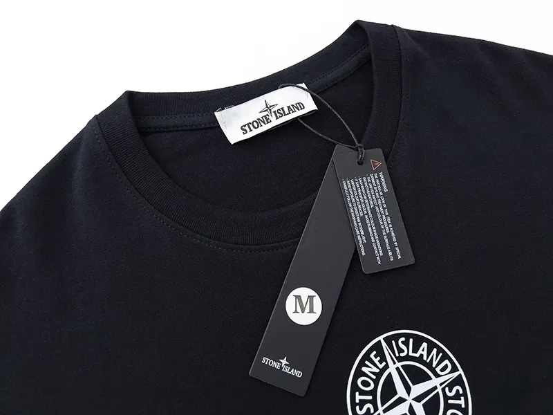 W610#P110💰 Stone Island logo printed front and back short-sleeved men's and women's loose casual T-shirts. Made of 260g combed cotton with 32-count double yarn. Double-threaded two-needle pressed thread. No deformation after long-term washing. Imported 3D printing. No fading. No cracking. Authentic pattern making. Double tags washed. Original packaging. Color: black-white. Size M-XXL.